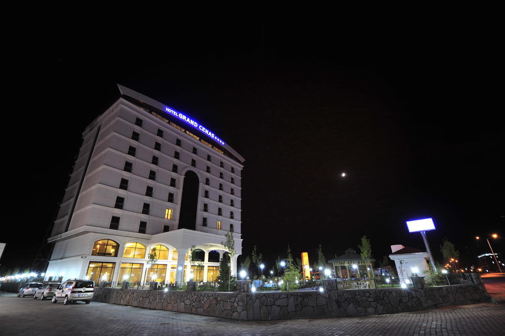 Grand Cenas Hotel Agri Bagian luar foto