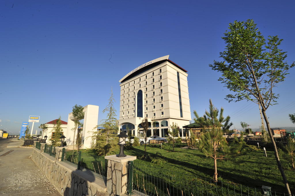 Grand Cenas Hotel Agri Bagian luar foto